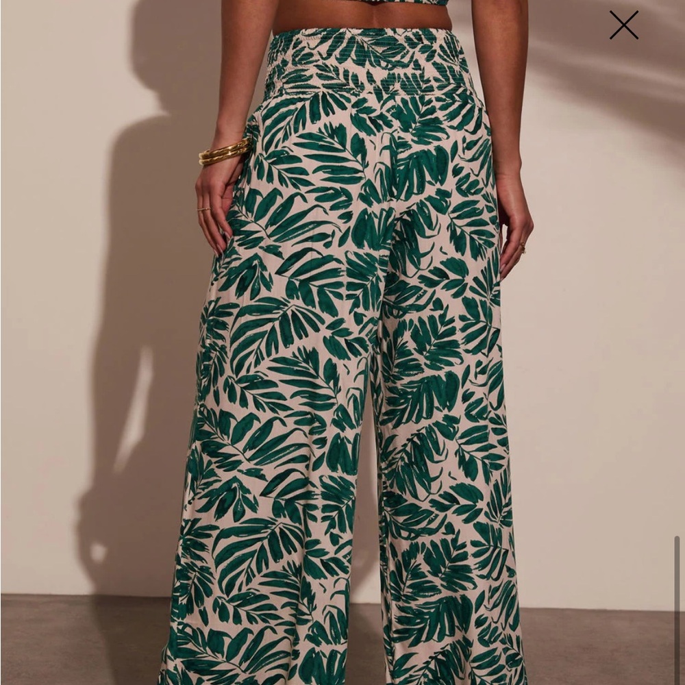 Tropical Green Leaf Print Wide-Leg Jumpsuit - Picture 3 of 6